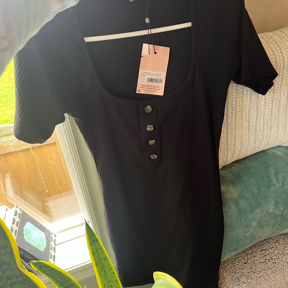 Misguided black mini dress with sleeves Size 2 - Picture 2 of 2